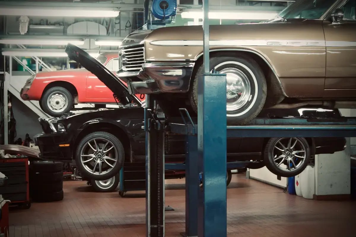 content_werkstatt-hebebuehnen-buick-ford-porsche