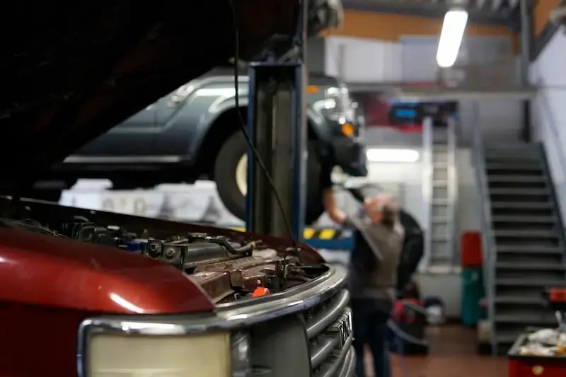 content_werkstatt-j7-rot-haube